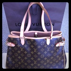 👭Authentic Louis Vuitton Batignolles👭& MK Flats