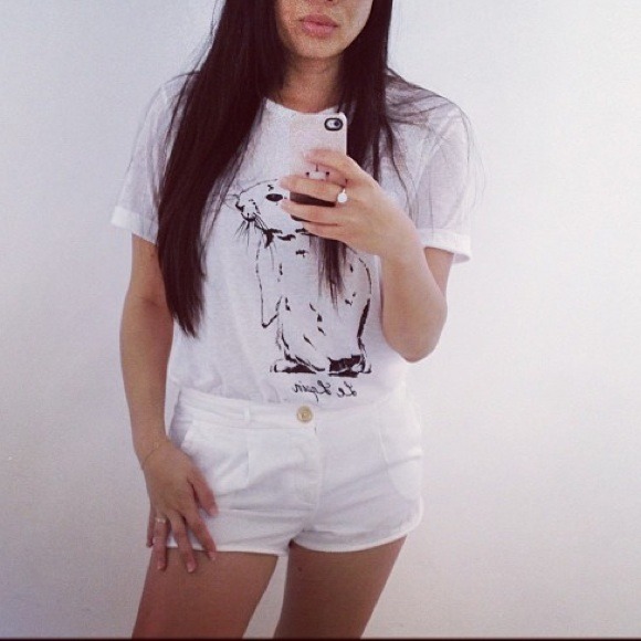 Juicy Couture Pants - 🎉HP🎉Juicy couture white shorts 😊