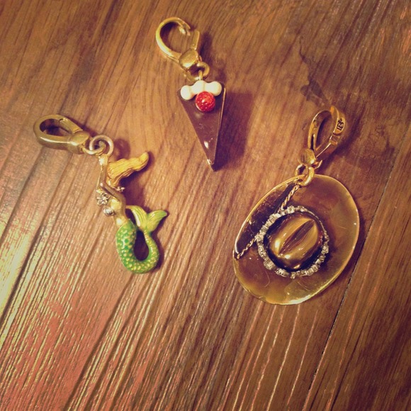 Bundle Juicy Couture charms!!
