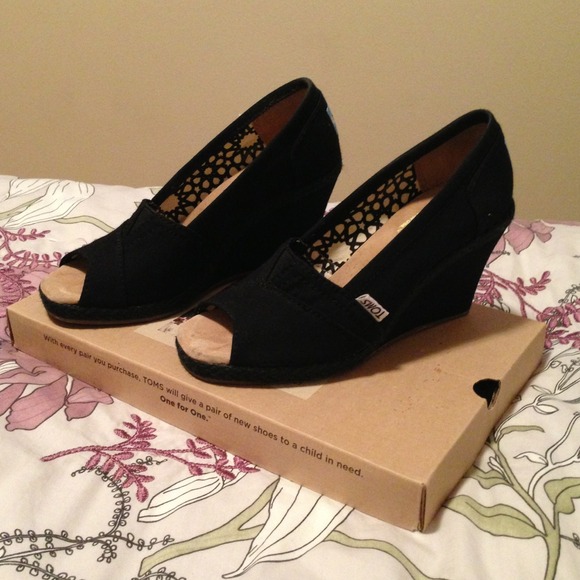 Black TOMS wedge