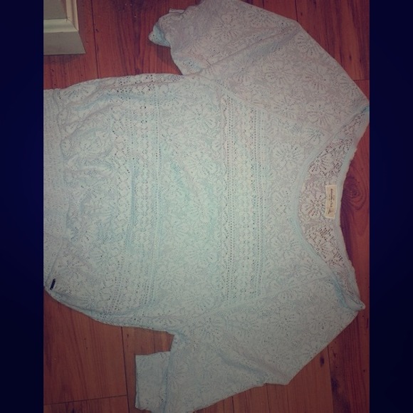 Lace 3/4 Length Shirt