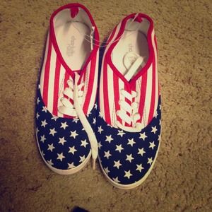 American flag tennis shoes