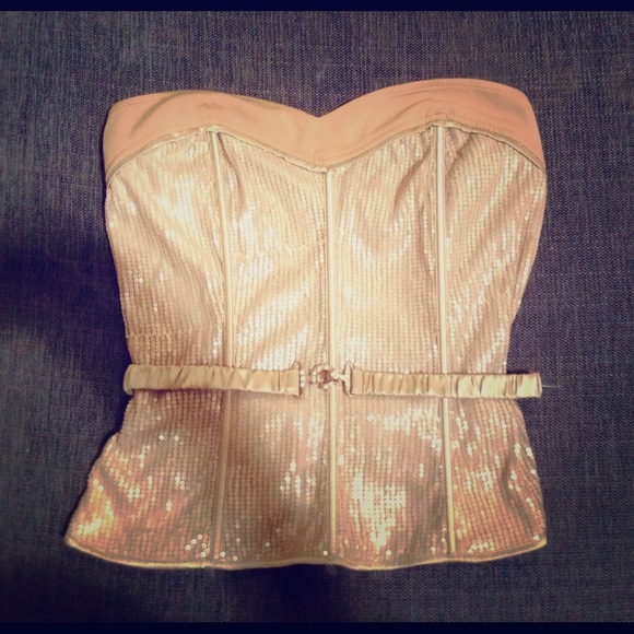 Golden Top! Great for any Party!