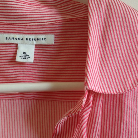 Banana Republic Ruffle blouse - Picture 2 of 2
