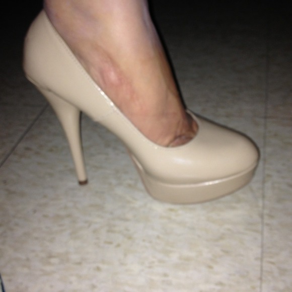Nice tan heels !!!! - Picture 4 of 4