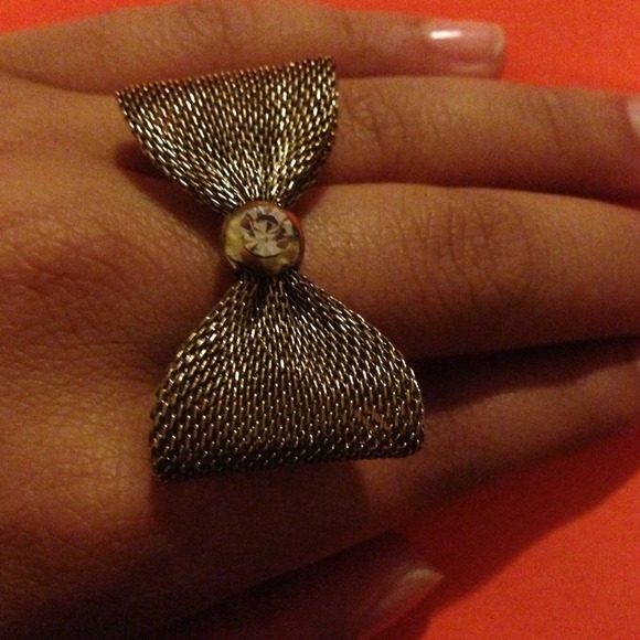 Gold mesh bow ring
