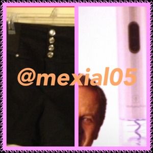 Black high waisted shorts/wine opener📍reserved📍