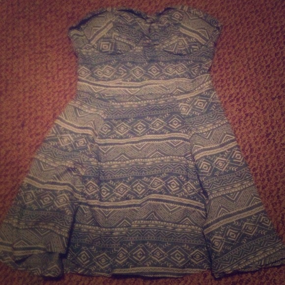 Tribal print dress (Strapless)