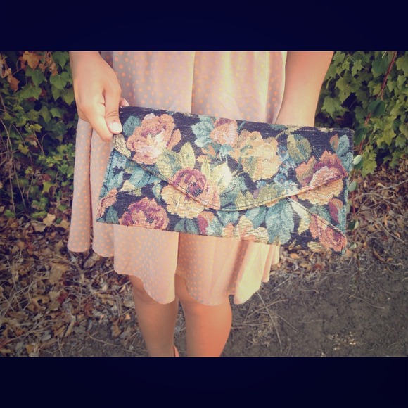Floral Brocade Clutch - Picture 1 of 4