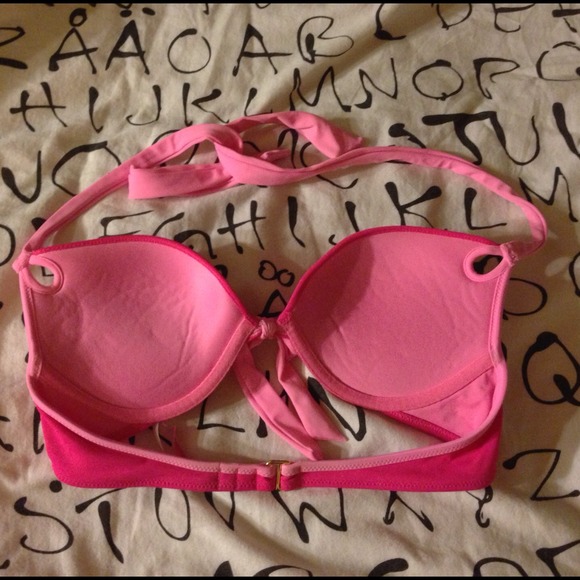 ❌TRADED❌VS GORGEOUS raspberry bikini 34b - Picture 3 of 4