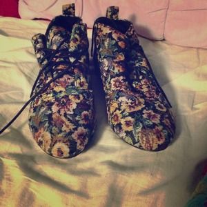 Vintage floral print shoes