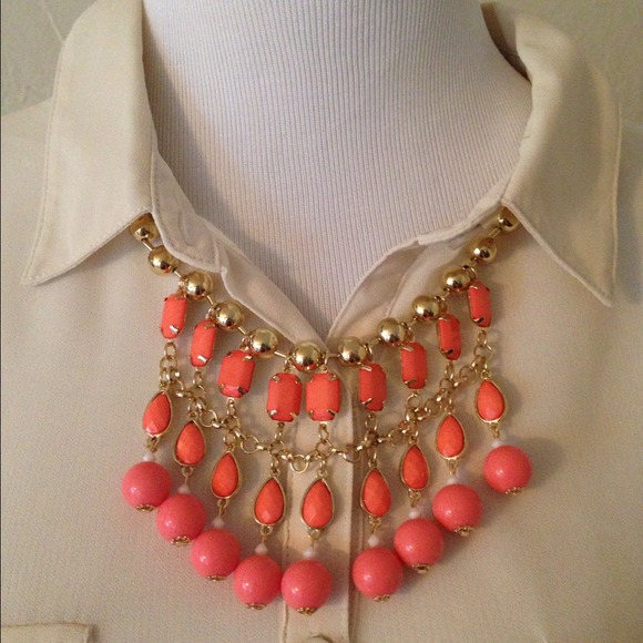 💥SOLD💥Statement Necklace