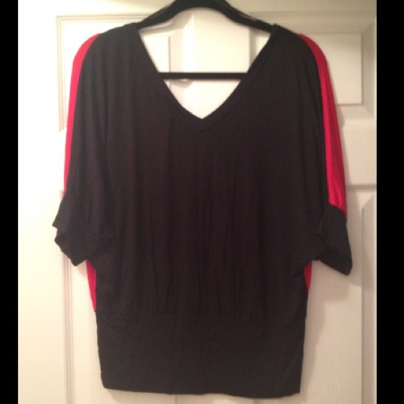 Batwing top - Picture 2 of 2