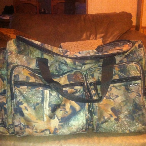 Bundle for @hhudson Camouflage-duffle bag