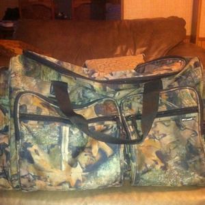 Bundle for @hhudson Camouflage-duffle bag
