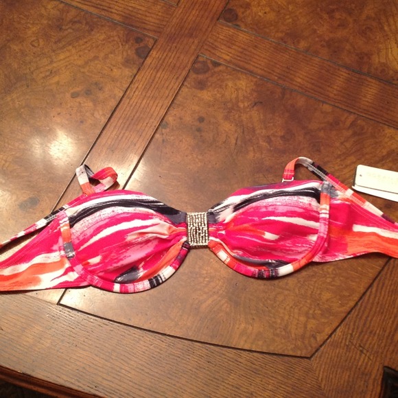 Bathing suit Top - Picture 1 of 3