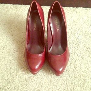 Burgundy 4" heels.