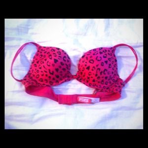 SOLD IN BUNDLE!!Victoria's Secret Pink push up bra