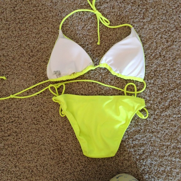 🔴BUNDLED🔴Neon yellow VS bikini 👙 - Picture 4 of 4