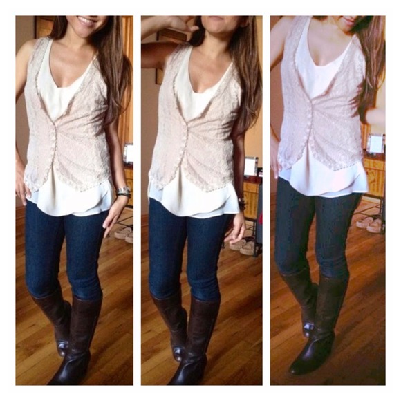 🎉REDUCED🎉Victorian nude lace vest