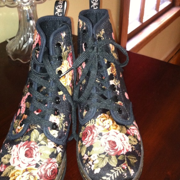 Dr Martens $40.00 - Picture 2 of 2