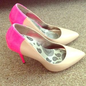 Steve Madden Size 7.5 Nude Pumps