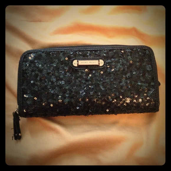 Nine West wallet