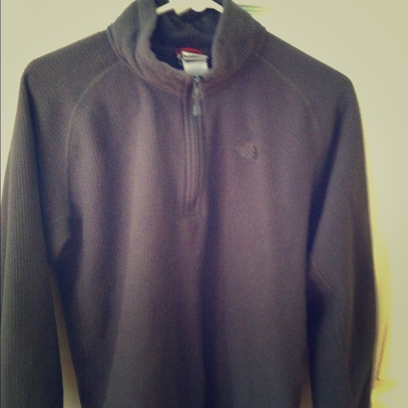 Grey North Face sweatshirt