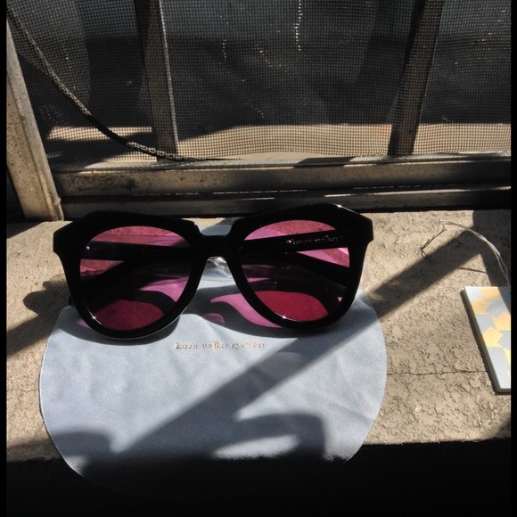 ❗️Sold on eBay❗️ HOST PICK! karen walker number ☝