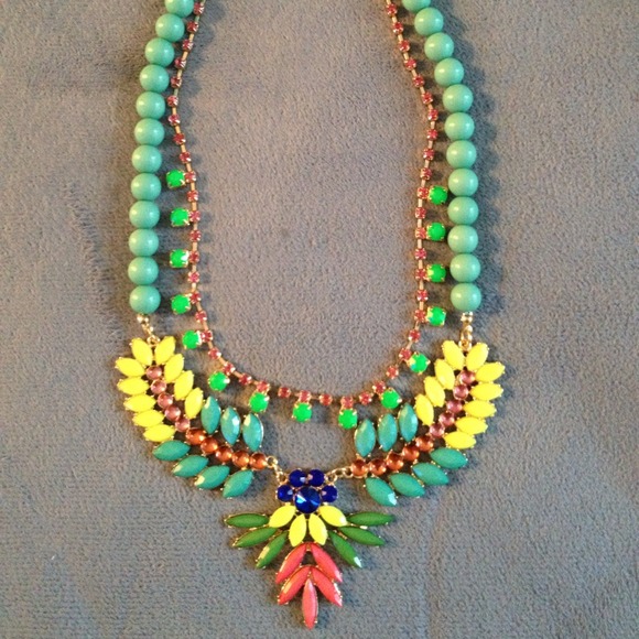 🚫SOLD in BUNDLE🚫Colorful Statement Necklace - Picture 3 of 4