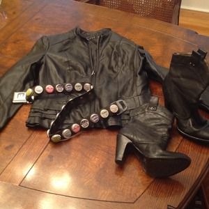 Little Earth Bottle Cap Belt