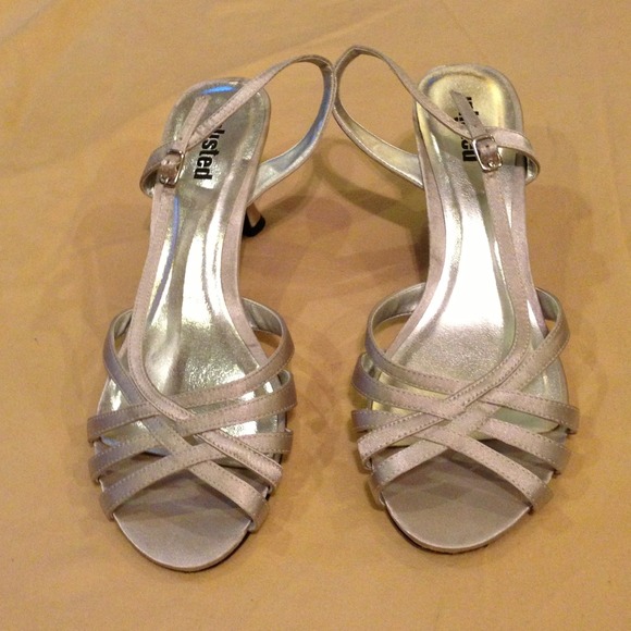 Worn once silver strappy 1inch heel