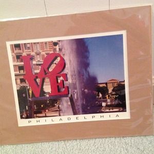 wall photo of the Love fountain in Philly