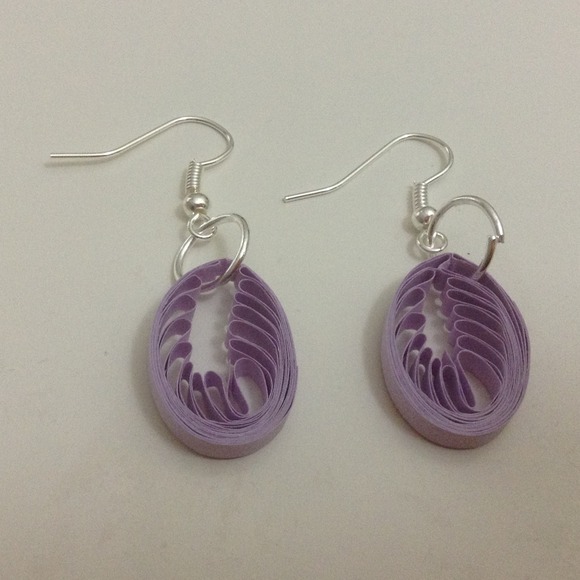 Handmade quilled earrings - Picture 2 of 2