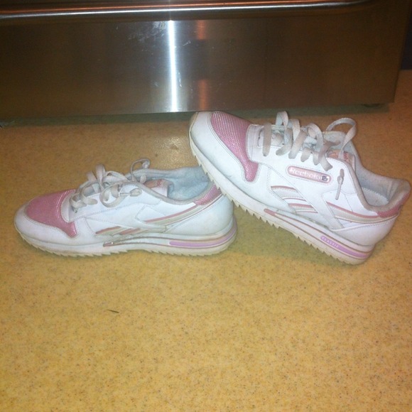 reebok classic pink white