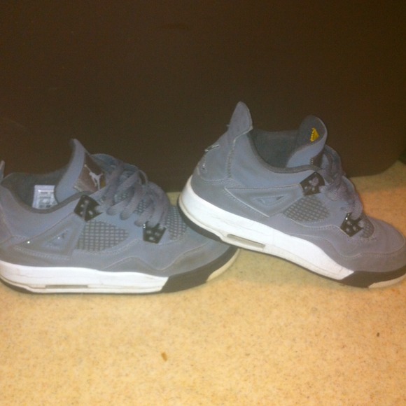 youth Jordan's 5