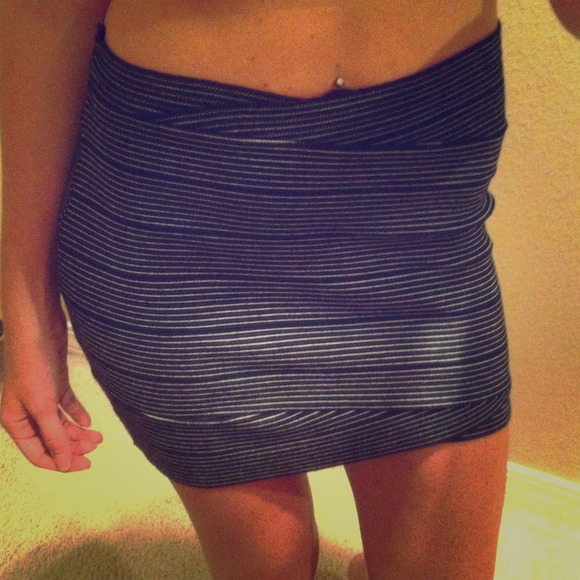 Black and white body con skirt