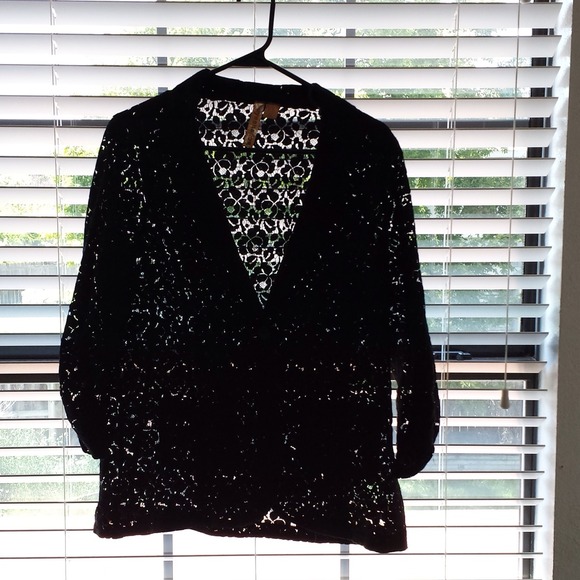 Black Lace Blazer - Picture 3 of 3