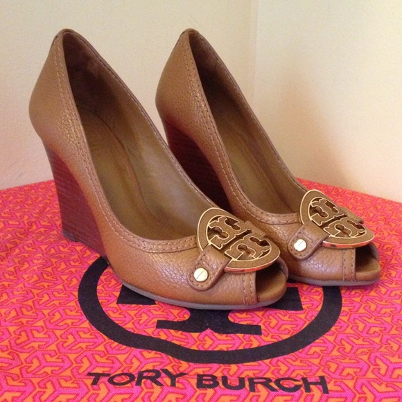 💯Authentic Tory Burch👠 - Picture 3 of 4
