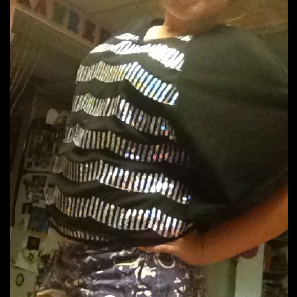 Shirt - Picture 2 of 4