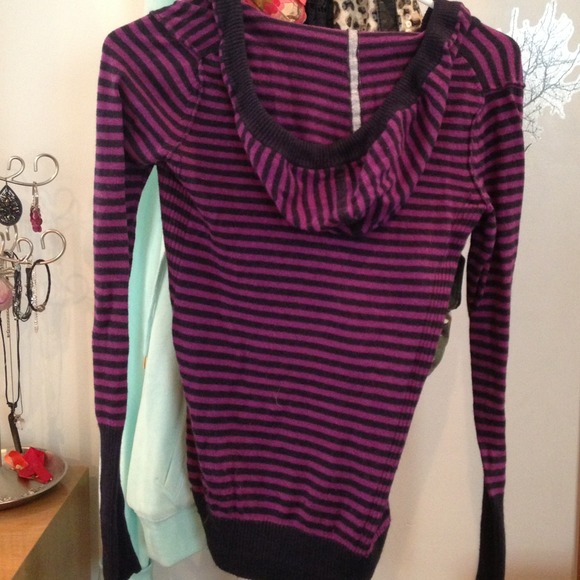 Sweater - Picture 2 of 2