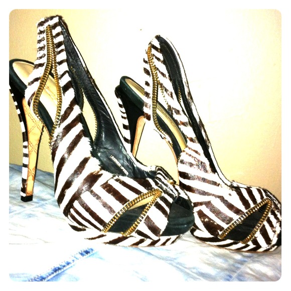L.A.M.B.  size 6 1/2 zebra skin shoe