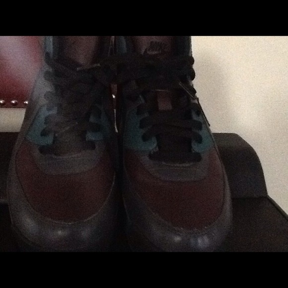 High top sneaker/boot - Picture 1 of 1