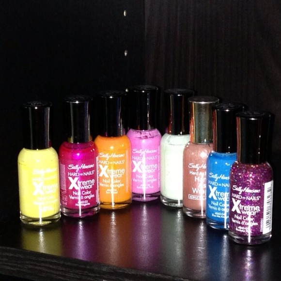 Sally Hansen Xtreme wear nail polishes
