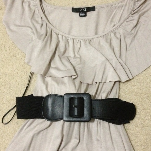 Casual dress with belt - Picture 2 of 2