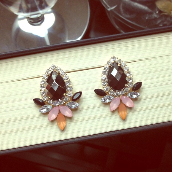 SOLD in bundle... Raj era look earrings