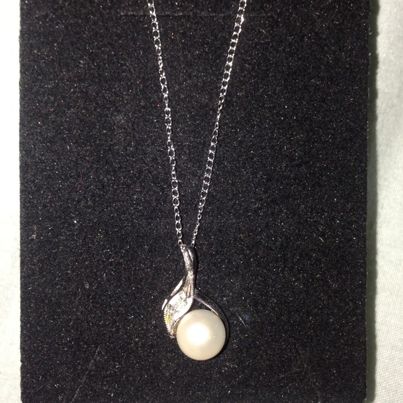 Pearl & diamond necklace