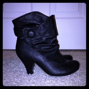 🎉HOST PICK!🎉 Black Heeled Ankle Booties
