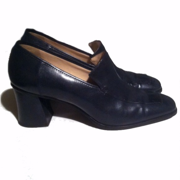 Enzo Angiolini black leather heeled loafers