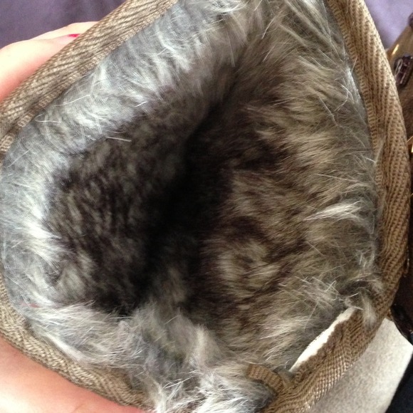 **Sold**Sale** Cute gray boots! :) - Picture 3 of 4